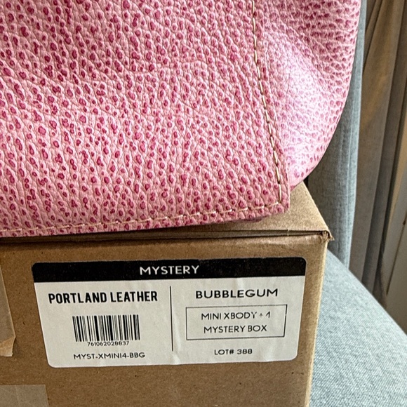 Portland Leather Bubblegum Pink mini crossbody - Picture 2 of 7